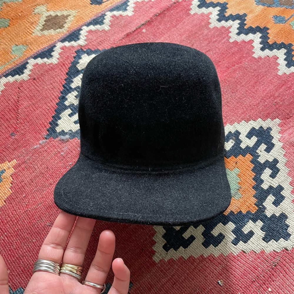 EUC Gladys Tamez velour cap